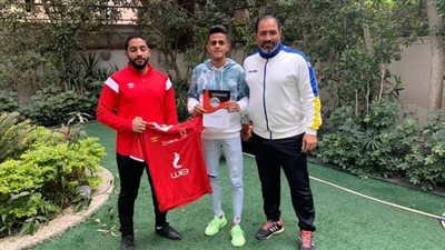 الأهلي وسيراميكا كليوباترا ينهيان إجراءات صفقة علي الملواني