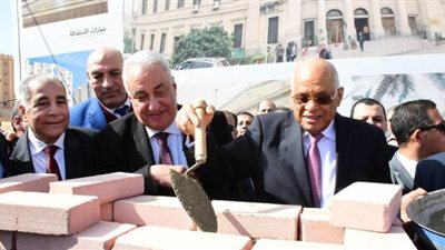 وضع حجر الأساس لأكاديمية المحاماة.. «عاشور»: تجعل الانضمام للنقابة أعز من أي جهة قضائية..رئيس البرلمان: نقيب المحامين مقاتل وحارس أمين على أبماء المهنة..والدراسة بها تبدأ 2021