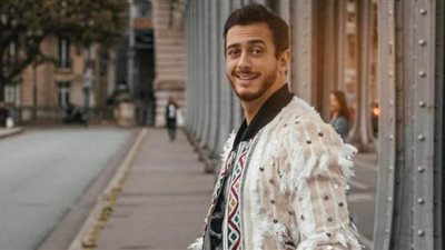 سعد لمجرد يتعرض لموقف محرج بسقوطه من المسرح مع فريق 