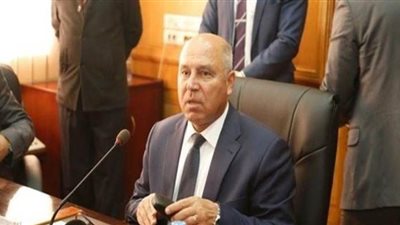 وزير النقل: السيسي يصدق على 10 مليارات جنيه لتطوير الطرق الداخلية للمحافظات