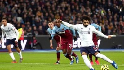 ليفربول يتقدم على وست هام بهدف محمد صلاح في الشوط الأول