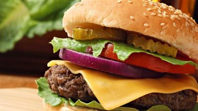 طريقة عمل برجر اللحمة بالبسطرمة