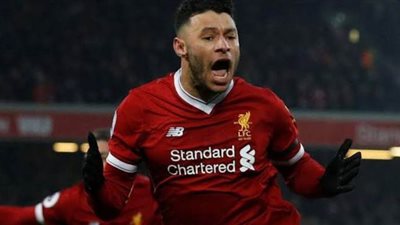 تشامبرلين يحرز الهدف الثاني لليفربول في وست هام من صناعة محمد صلاح