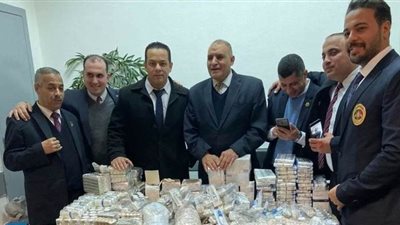 قادم من تركيا.. إحباط محاولة تهريب أدوية سرطان بـ٤ ملايين جنيه بمطار القاهرة
