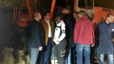 كسر ماسورة مياه بمسطرد.. ونائب المحافظ يتابع عملية الإصلاح لعودة المياه بمصر الجديدة وعين شمس | صور