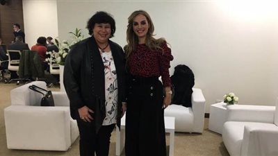 وزير الثقافة تلتقي رشا قلج المصرية الأكثر تأثيرا فى أفريقيا بمعرض الكتاب