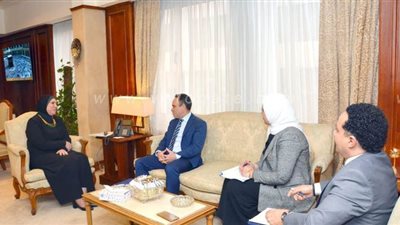 وزيرة التجارة والصناعة تلتقي بالرئيس التنفيذي للوحدة الفنية لاتفاقية أغادير