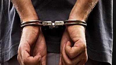 ضبط موظفين بـ