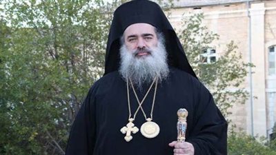 المطران عطا الله حنا: وحدة الفلسطينيين وإنهاء الانقسامات السبيل للرد على صفقة ترامب