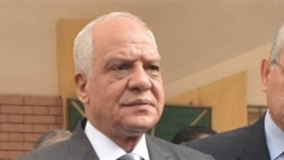 محافظ الجيزة: لدينا 200 موقف سيارات بينهم 135 عشوائي