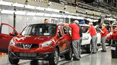 نيسان تغلق مصنعين وتتخلص من 4300 موظف