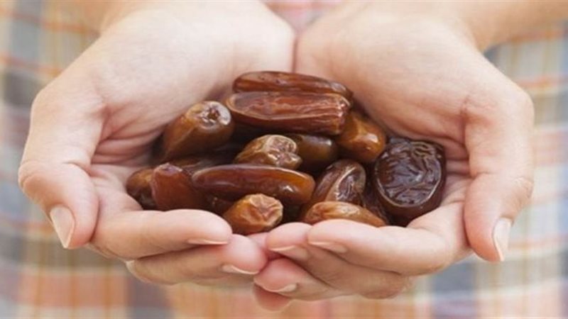 حلم أكل التمر في