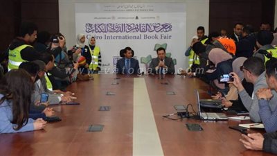 وزير الرياضة في حوار مفتوح بمعرض القاهرة الدولى للكتاب| صور