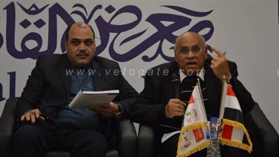 يوسف القعيد ينتقد استخدام التابلت في تعليم طلبة المدارس | صور