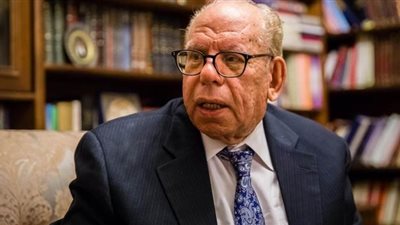 صلاح فضل: جماعات الإسلام السياسي يحترفون الكذب كما يتنفسون