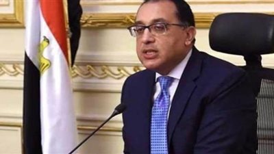 مدبولي يستعرض تقريرا حول التوسع في تطبيقات الذكاء الاصطناعي