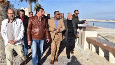 محافظ مطروح ينهي أزمة حجب رؤية البحر