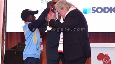 حسين فهمى  يتوج بميدالية الأولمبياد الخاص | صور