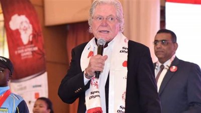 حسين فهمي بعد فوزه بذهبية الأولمبياد الخاص: 