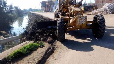 رئيس مدينة الحامول بكفر الشيخ تتابع أعمال الصرف الصحي بقرية الحدادي