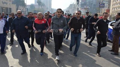 محافظ الغربية يشارك ١٥٠٠ شاب مهرجان رياضي لسباق الجري | صور