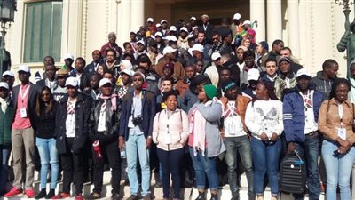 وصول الدفعة الثالثة من البرنامج الرئاسى لتأهيل الشباب الإفريقى للقيادة إلى مقر حفل التخرج | صور