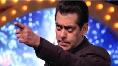 سلمان خان يستفز جمهوره بسبب موقف عنيف في المطار (فيديو)