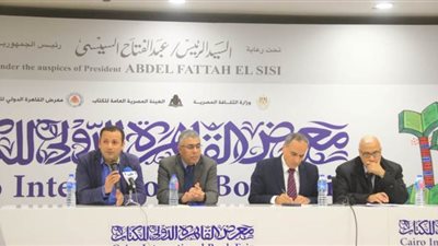 علي حسن: ينبغي أن يكون للصحافة دور فعال في مواجهة الشائعات | صور