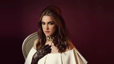 درة تطالب جمهورها على 