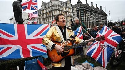 احتفالات شعبية.. 50 صورة ترصد استعداد البريطانيين للإعلان الرسمي عن بريكست