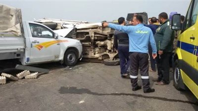 بالأسماء.. مصرع 4 أشخاص وإصابة ٨ آخرين في انقلاب ميكروباص ببني سويف