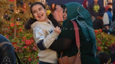 بابتسامة من القلب.. زوار معرض الكتاب يعبرون عن سعادتهم داخل قلعة الثقافة| صور