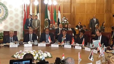 بدء الاجتماع التشاوري المغلق بين رئيس مجلس الجامعة العربية و