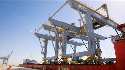  ميناء السخنة يستقبل أوناش RMG الأحدث عالمياً 