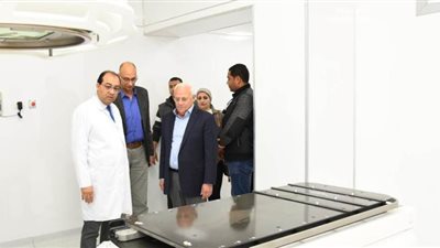 محافظ بورسعيد يتفقد مستشفى أطفال النصر | صور