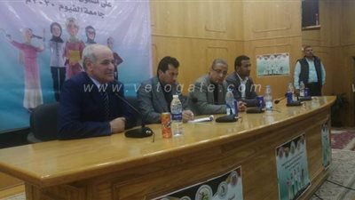 وزير الرياضة يلتقي الاتحادات الطلابية للجامعات المشاركة بأسبوع الفتيات في الفيوم