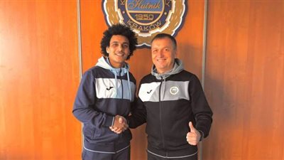 لاعب إنبي السابق يوقع لنادي خوتنيك كراكوف البولندي 