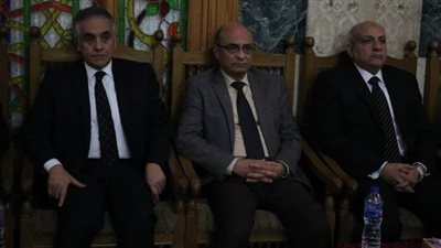 وزير العدل يقدم العزاء في والد الكاتب الصحفى خالد ميرى