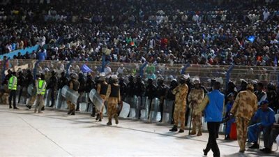 القوات الخاصة السودانية تؤمن بعثة الأهلي