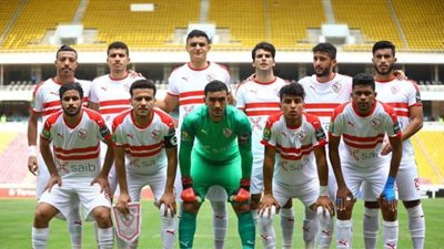 درع وعلم الزمالك للسفير المصري في أنجولا