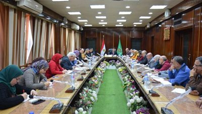 نائب محافظ الدقهلية يعقد اجتماعا مع مسئولي صندوق تطوير العشوائيات