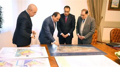 السيسي يكلف بتكثيف جهود تطوير المناطق العشوائية وتوفير حياة كريمة لسكانها