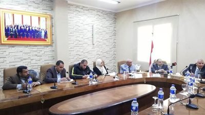 محافظ الوادى الجديد للصحفيين: نقدر دور الإعلام فى الرد على الشائعات | صور