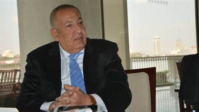 كامل أبو علي: 