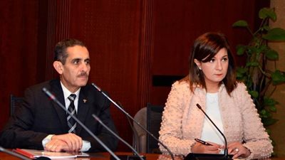 نبيلة مكرم: 