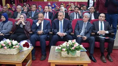 محافظ سوهاج يشهد افتتاح برنامج تمكين المرأة