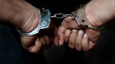 بسبب غيار زيت.. نيابة حلوان تأمر بسرعة ضبط شقيقين أصابا عاملًا بـ٣٠ غرزة في وجهه