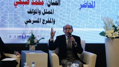 محمد صبحي: الفن يحقق المتعة بدون 