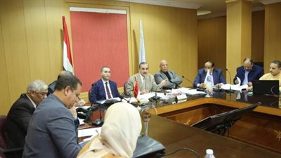 محافظ كفرالشيخ للتنفيذيين: صارحوا الناس بالمشاكل واجراءات صارمة ضد المقصرين