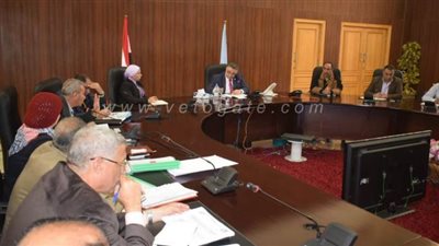 محافظ البحر الأحمر يستعرض الموقف التنفيذي لمشروعات تطوير العشوائيات| صور